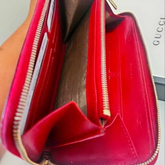 CELINE Triomphe Red Patent Leather Zip Wallet 👛❤️ * RARE * - Picture 7 of 9